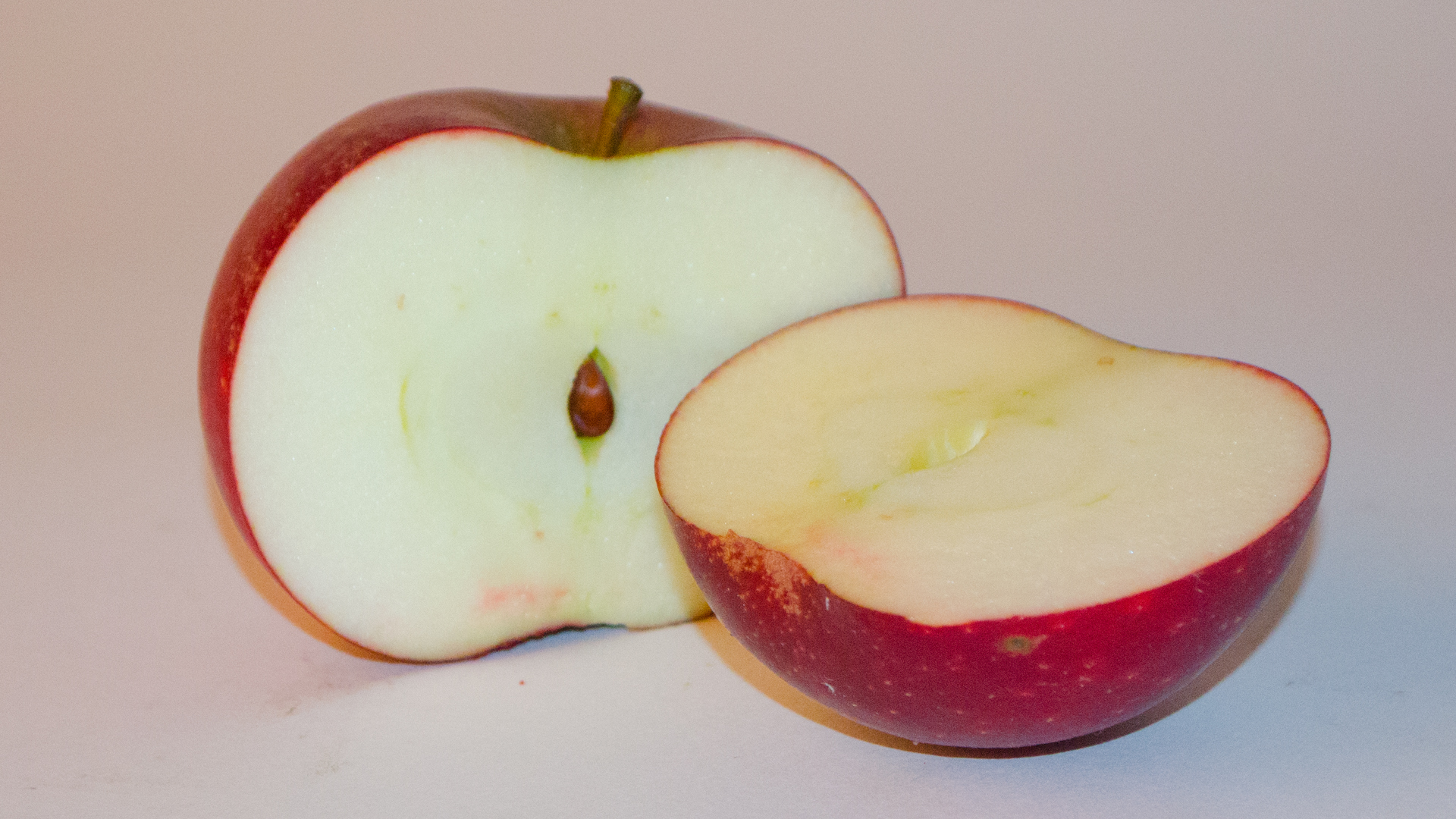 Ingrid-Marie-Bio-aufgeschnitten Bio Apfel Ingrid Marie Kiste